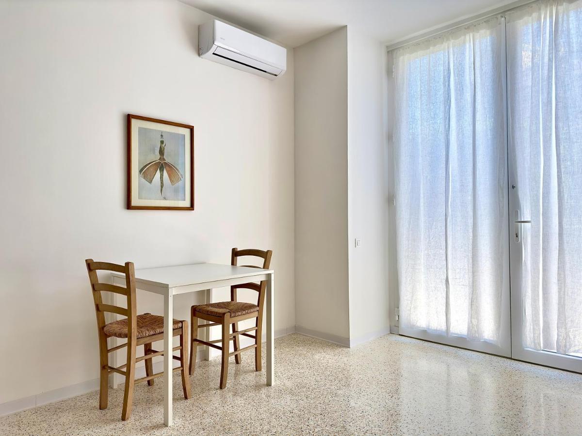 Minimal Apartment Navigli Milan Extérieur photo